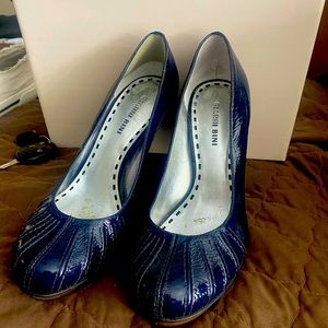 Navy Blue Gianni Bini Heels.  Size 8.